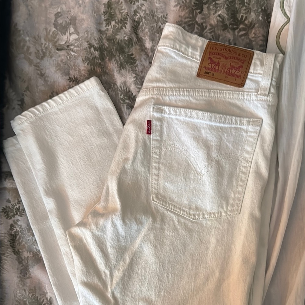 Levi's White Straight Jeans Classic Style